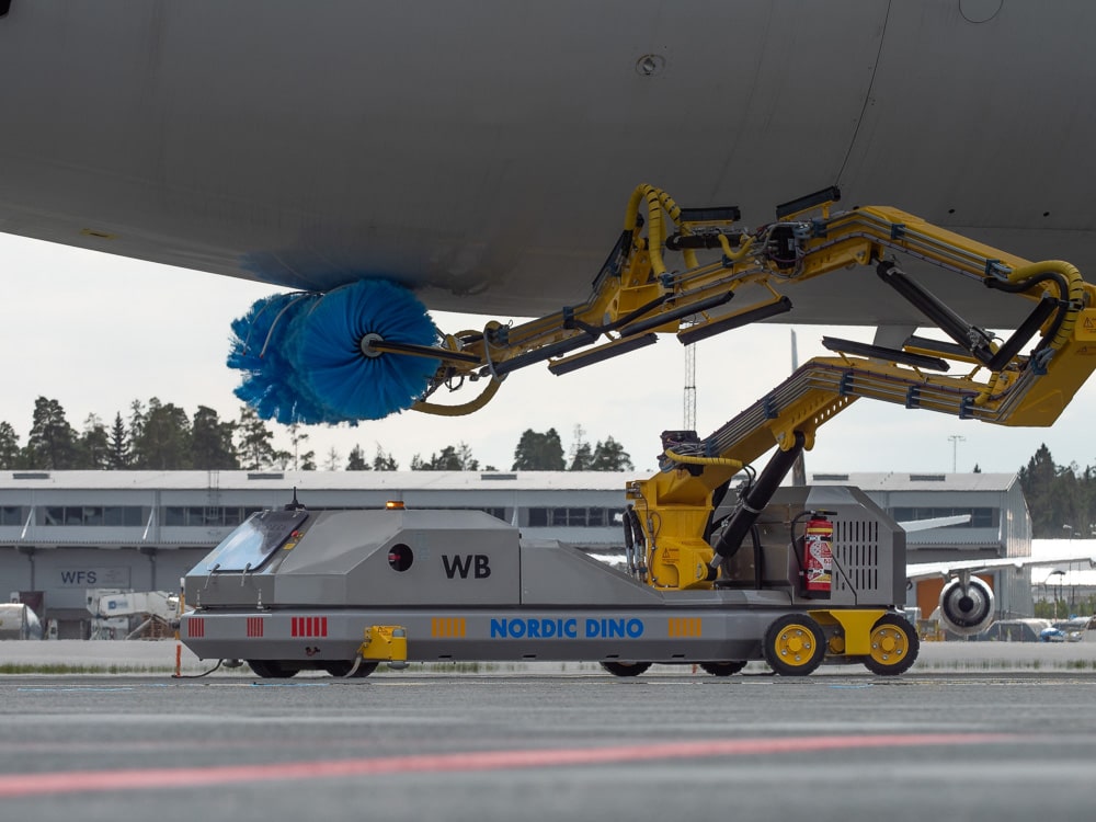 Manual versus Robotic &ndash; exploring the real cost of aircraft washing